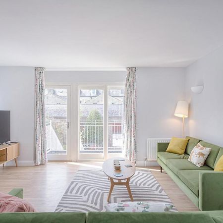 3 Bedroom Jesus Green Townhouse With Parking CBG エクステリア 写真