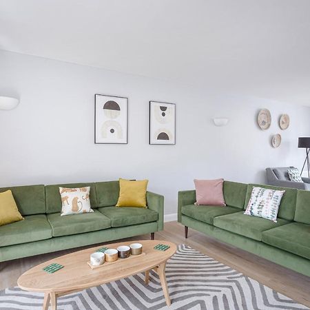 3 Bedroom Jesus Green Townhouse With Parking CBG エクステリア 写真