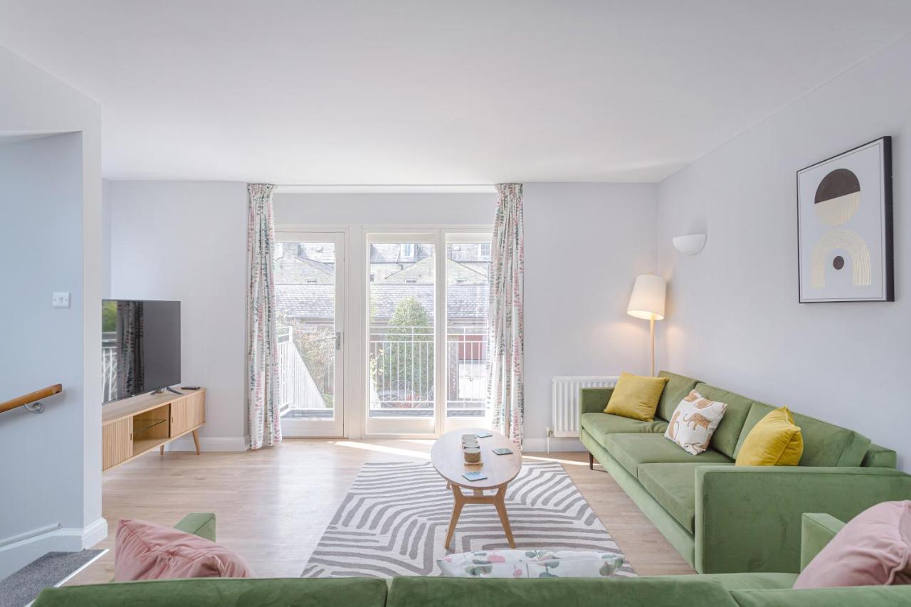 3 Bedroom Jesus Green Townhouse With Parking CBG エクステリア 写真