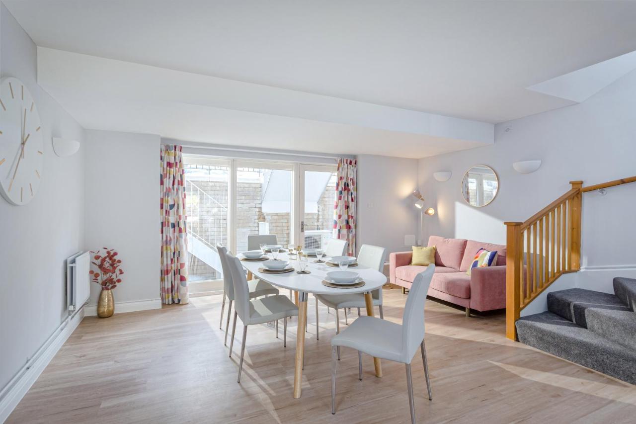 3 Bedroom Jesus Green Townhouse With Parking CBG エクステリア 写真