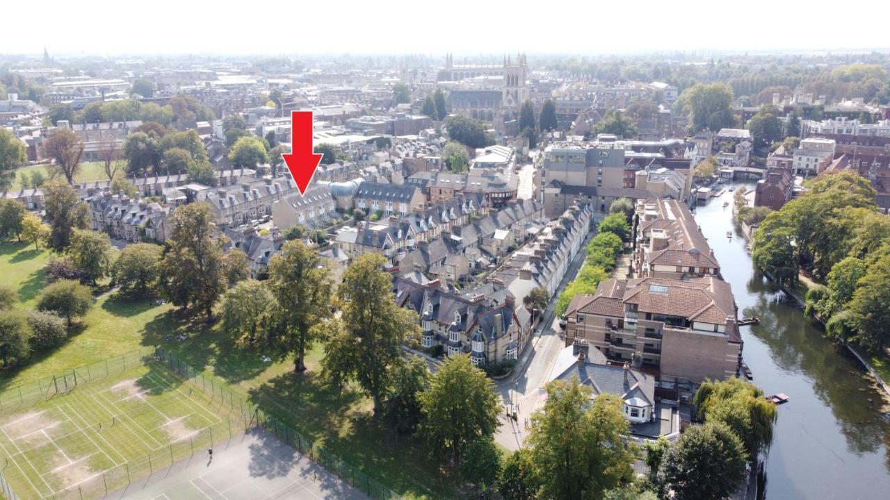 3 Bedroom Jesus Green Townhouse With Parking CBG エクステリア 写真