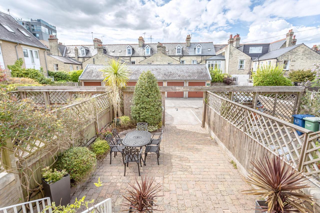 3 Bedroom Jesus Green Townhouse With Parking CBG エクステリア 写真