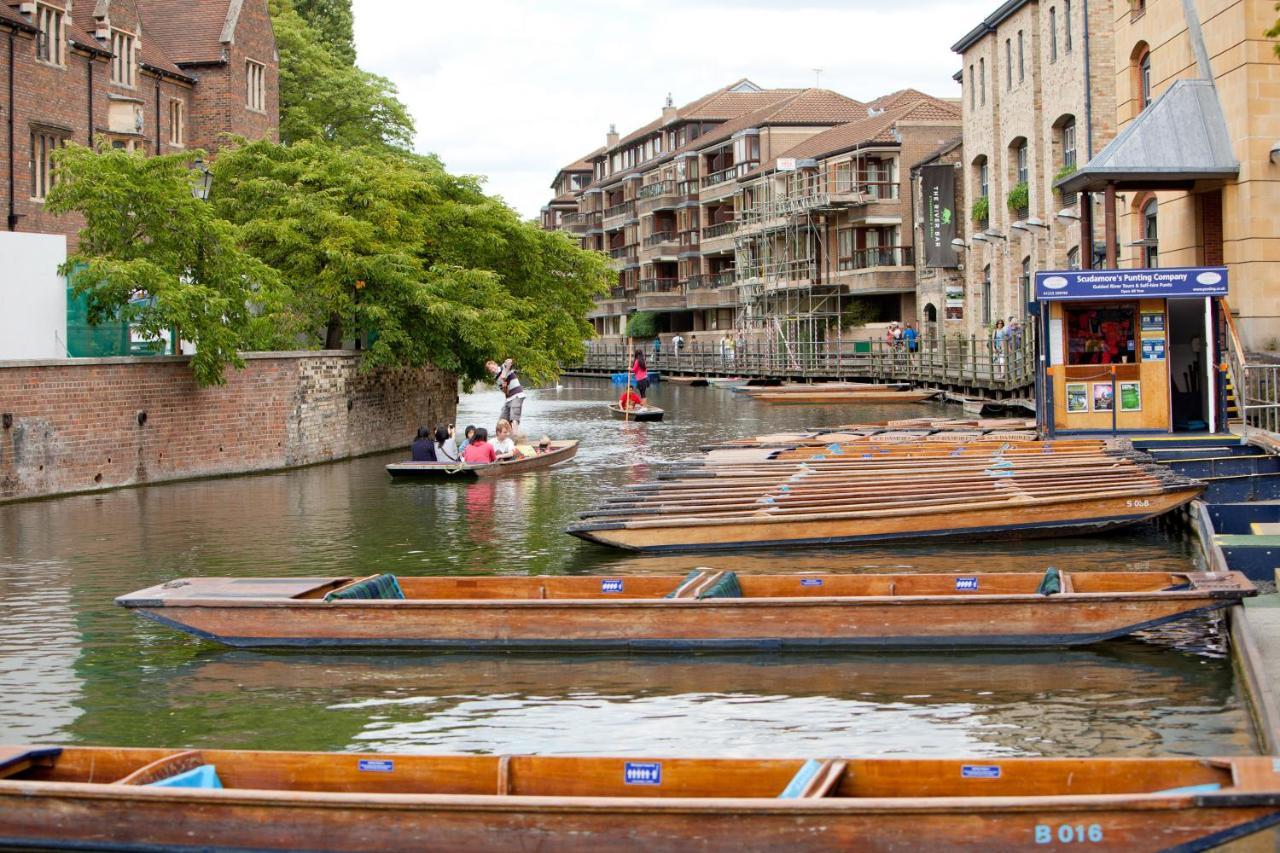 3 Bedroom Jesus Green Townhouse With Parking CBG エクステリア 写真