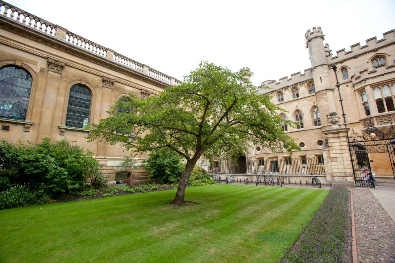 3 Bedroom Jesus Green Townhouse With Parking CBG エクステリア 写真