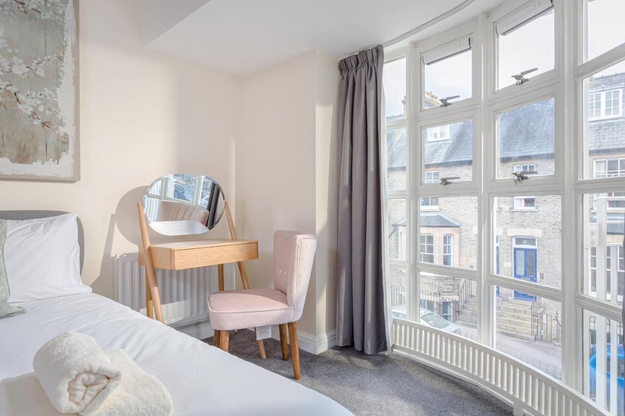 3 Bedroom Jesus Green Townhouse With Parking CBG エクステリア 写真